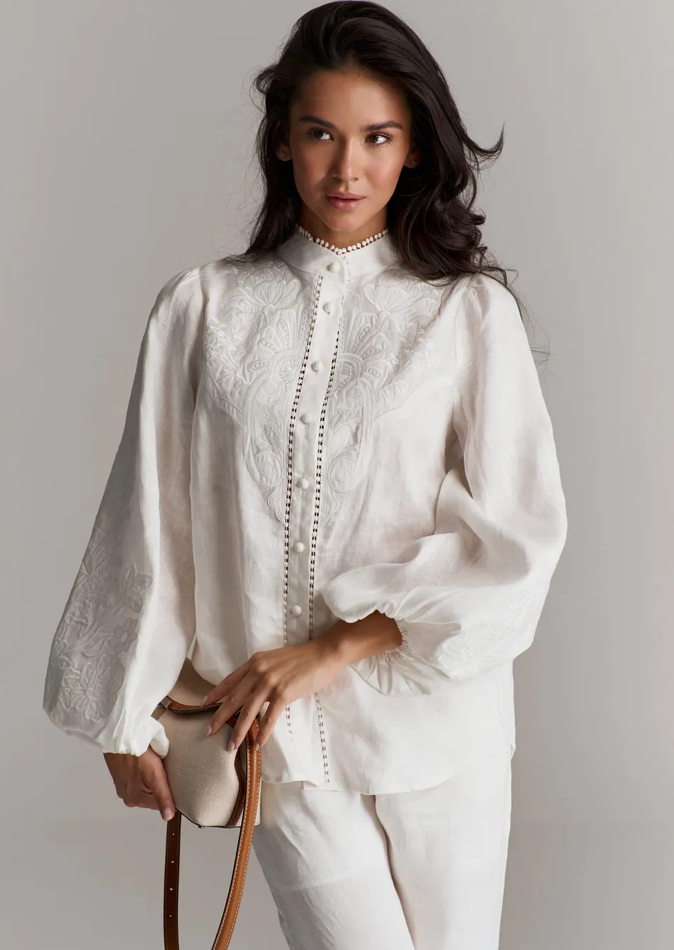 Блуза из льна с вышивкой